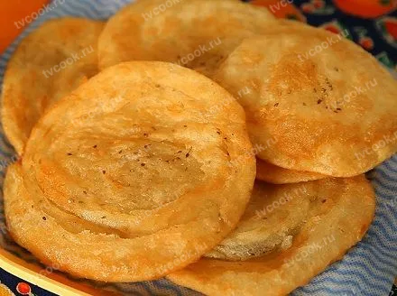 Катлама – слоёная лепёшка на сковороде