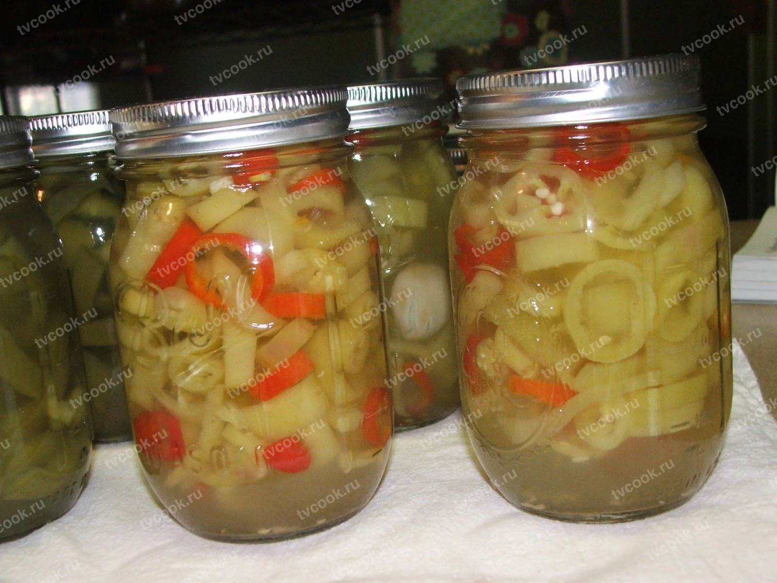 Острый перец на зиму (маринованный)