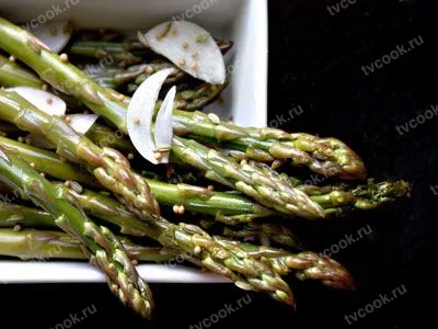Маринованная спаржа