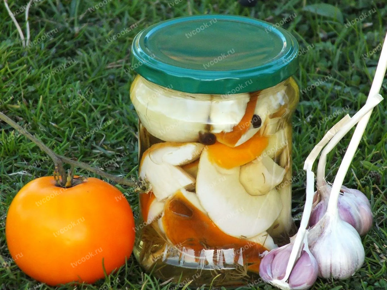 Маринованные боровики на зиму – с морковью и луком