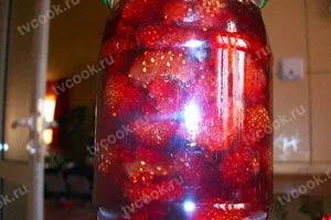 Компот из лесной клубники или земляники