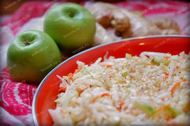 Квашеная капуста с яблоками