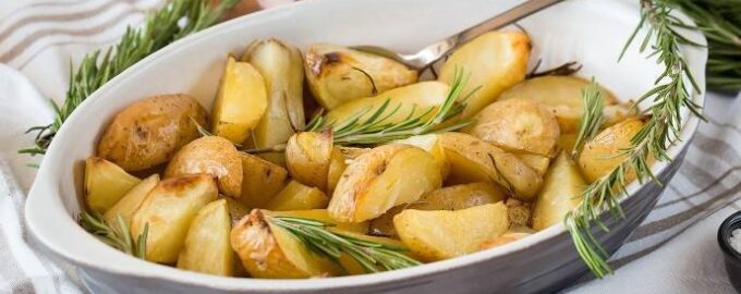 Как приготовить Вареная картошка с маслом и с лимоном рецепт пошагово