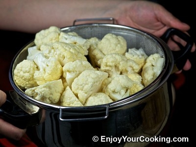 Курица тушеная с цветной капустой и помидорами