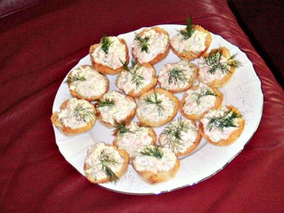 Тарталетки с креветками с творожным сыром