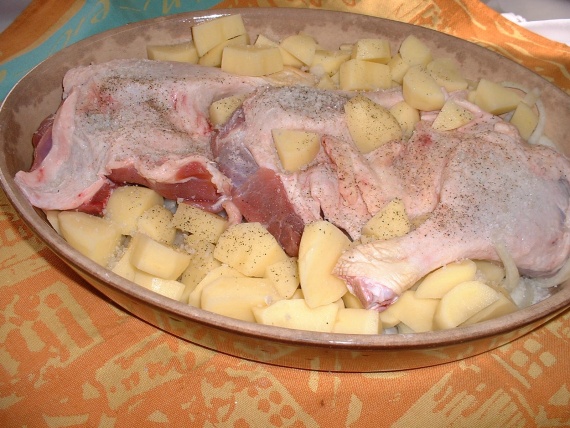 Окорочка и картошка запеченные в духовке рецепт