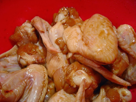 Куриные крылья в соевом соусе в духовке