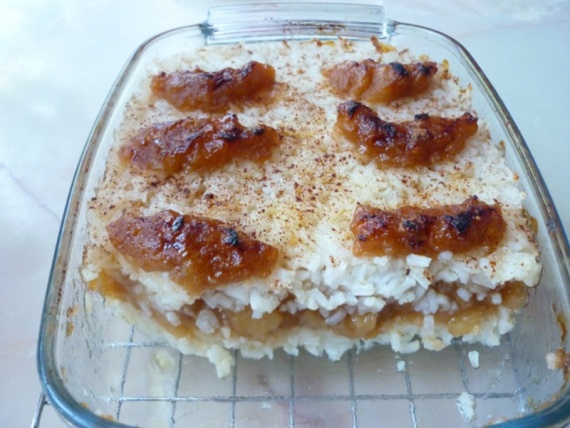 Рецепт: Рис с яблоками и сливами - Запечённый в духовке