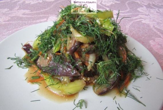 Салат из баклажанов с перцем и чесноком