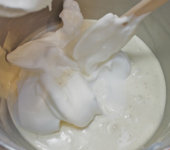 Бисквитный торт с масляным кремом на сгущенном молоке - рецепт по ГОСТ