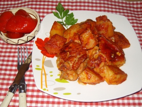 Куриное филе, запеченное в томатном соусе