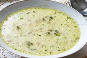 Сырный суп с лососем и грибами