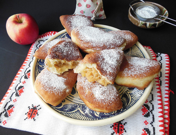 Пончики с яблоками пирог