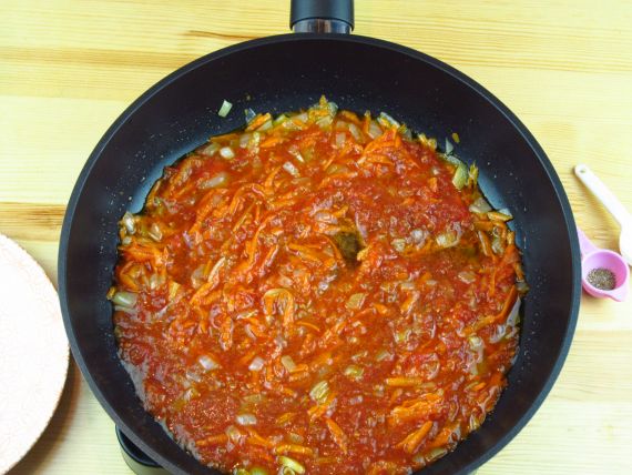 Рецепт: Тушеная стручковая фасоль в томатном соусе