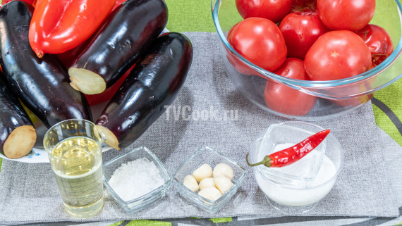 Овощной салат из баклажанов и томатов на зиму