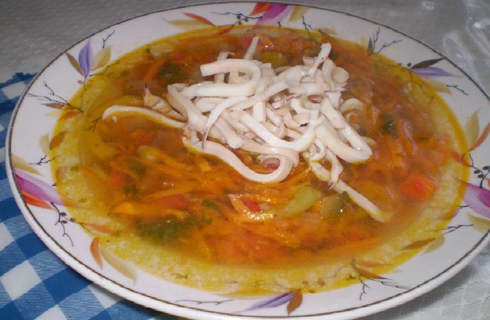 Суп картофельный с кальмарами
