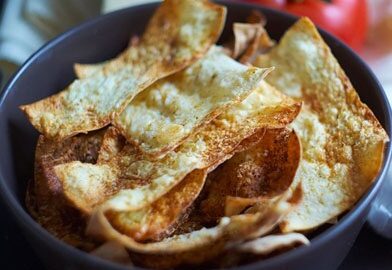 Домашние чипсы из лаваша с сыром в духовке за 5 минут
