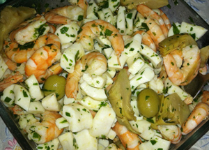 Салат с кальмарами, авокадо и креветками к праздничному столу – пошаговый фото рецепт