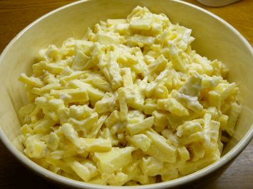Сырный салат классический