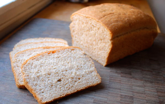Вкусный хлеб на сыворотке на дрожжах без замеса