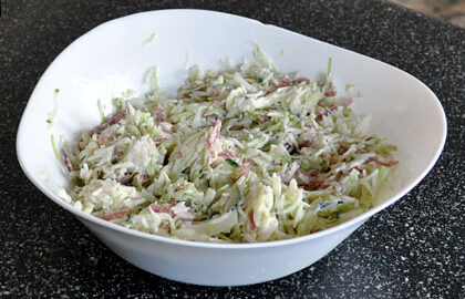 Соломка — салат с копченой колбасой