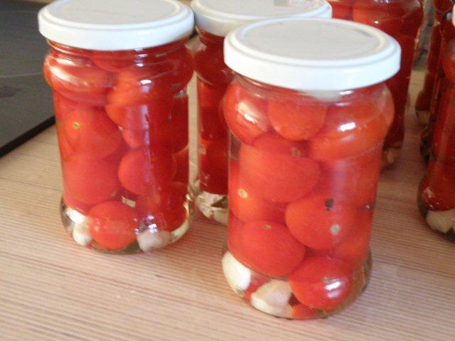 Маринованные помидоры с чесноком без стерилизации