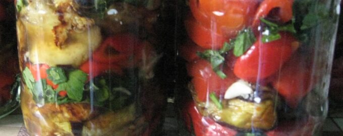 Салат из баклажанов с помидорами на зиму