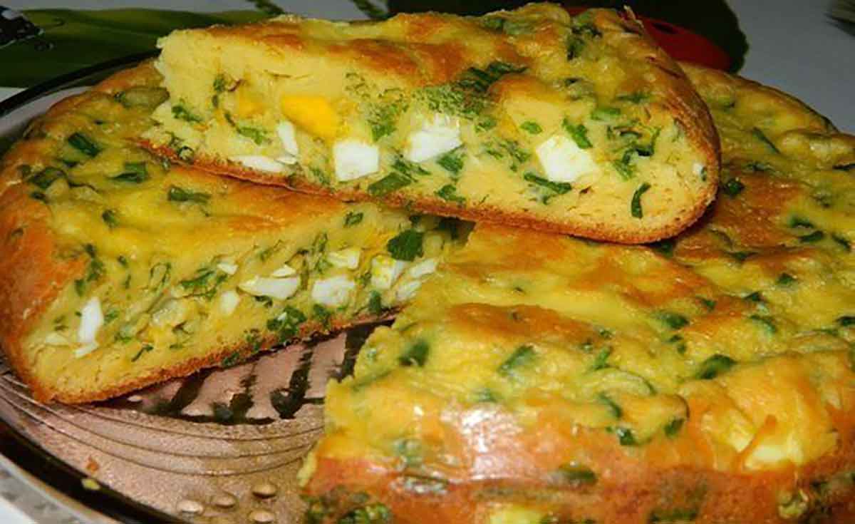 Как испечь в духовке пирожки с зеленым луком и с яйцом