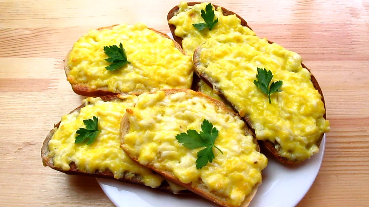 Закуска с хлебом сыр чеснок майонез