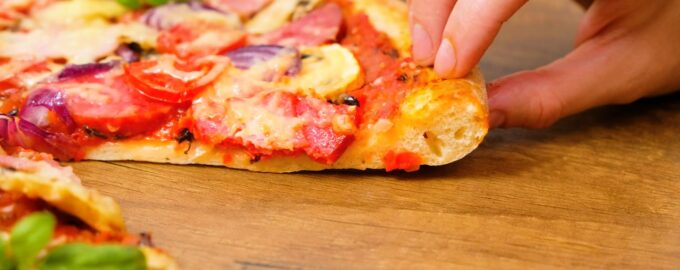 Ингредиенты для бездрожжевого теста на пиццу: