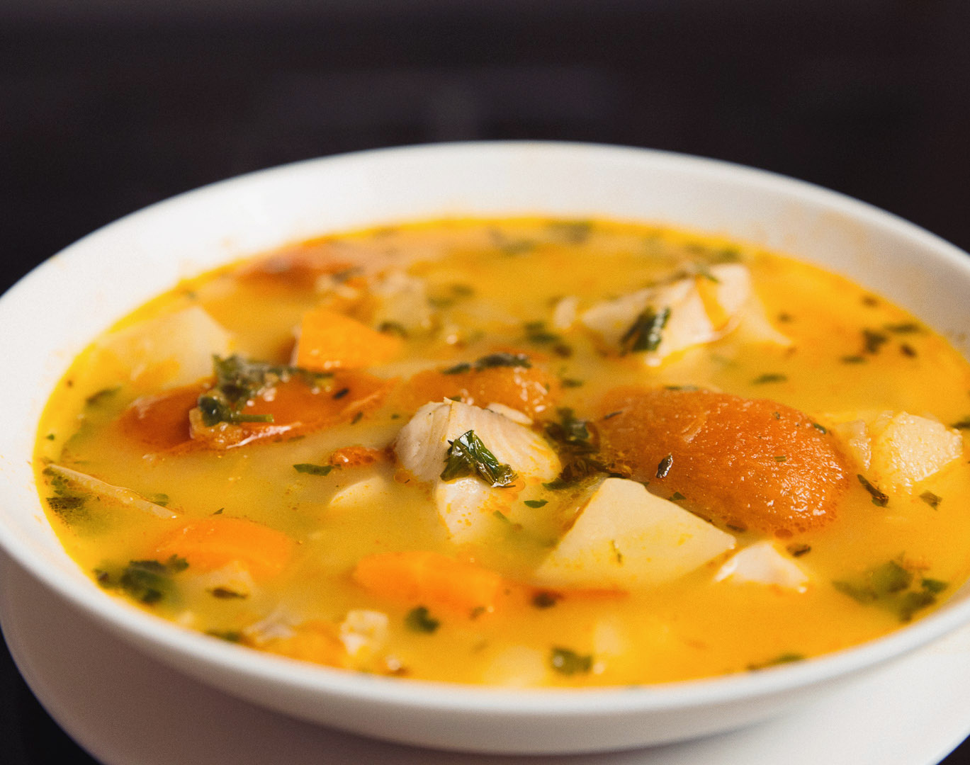 Готовим рыбный суп из толстолобика с картофелем: