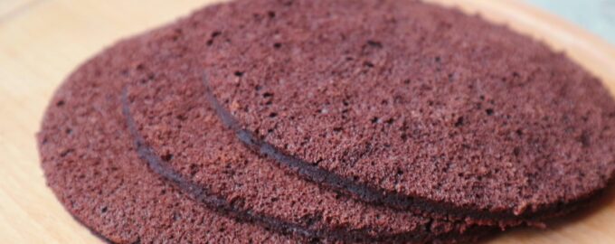 Видео-рецепт шоколадного бисквита для торта