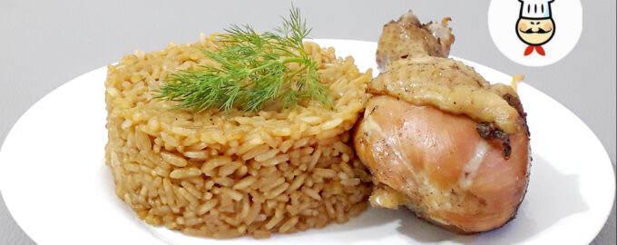 Курица с сыром пармезан и рисом на сковороде
