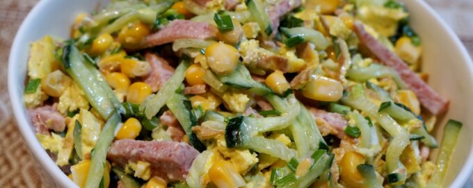 Рецепты салатов с кукурузой
