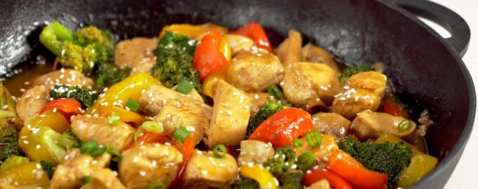 Курица на сковороде: простые и вкусные рецепты с фото