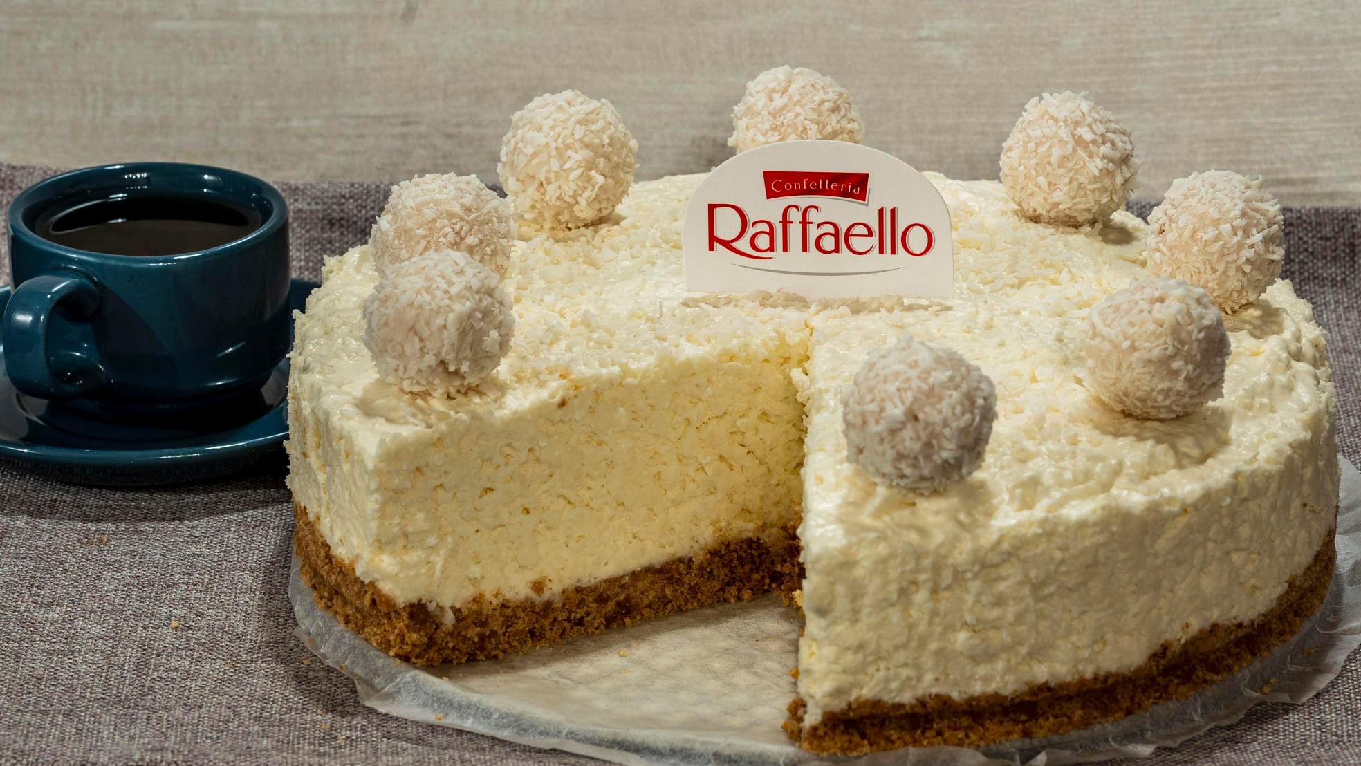 Мягкий и вкусный торт «Рафаэлло»: рецепты с фото